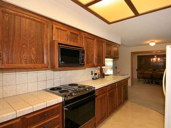 5th image of 602 Juanita Way