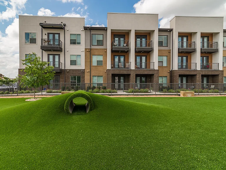 The James at Canyon Creek — Photo 28