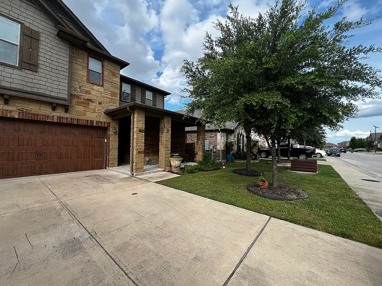 306 Kaden Prince Dr — Photo 4