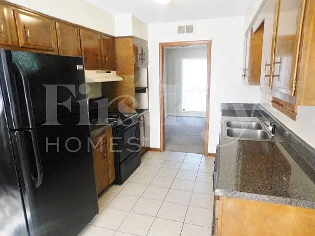 3034 Oak Allee St — Photo 7