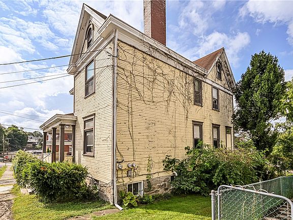 3rd image of 14 N Tremont Ave