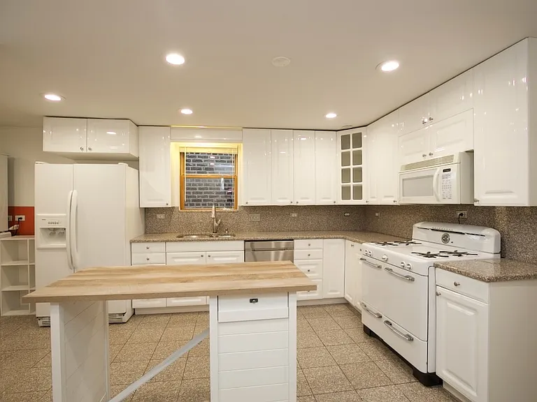2626 W Superior St #3 — Photo 3