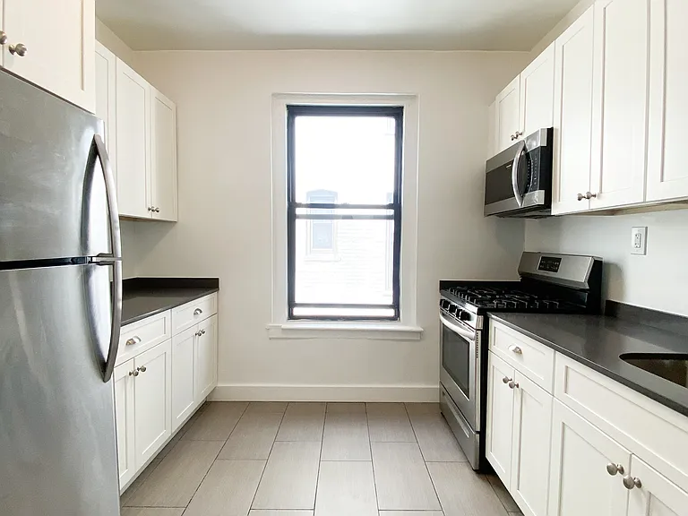 28-25 34th St #43 — Photo 2