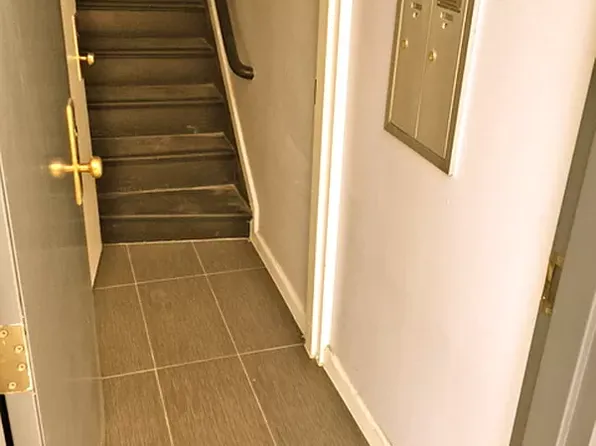 194 Howard Avenue image 18 of 20