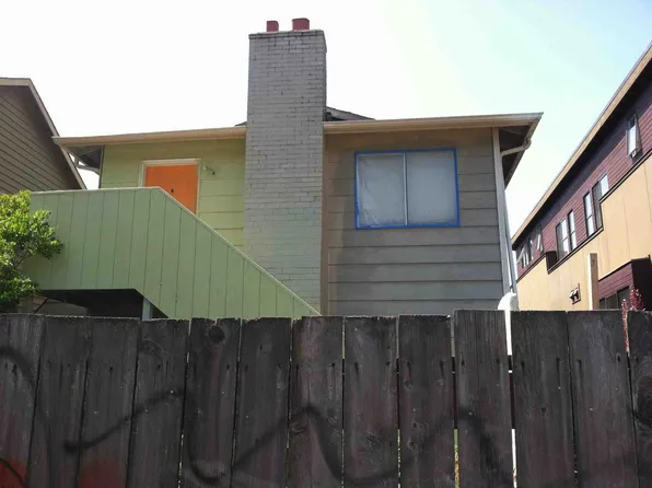 5229 11th Ave NE, Seattle, WA 98105