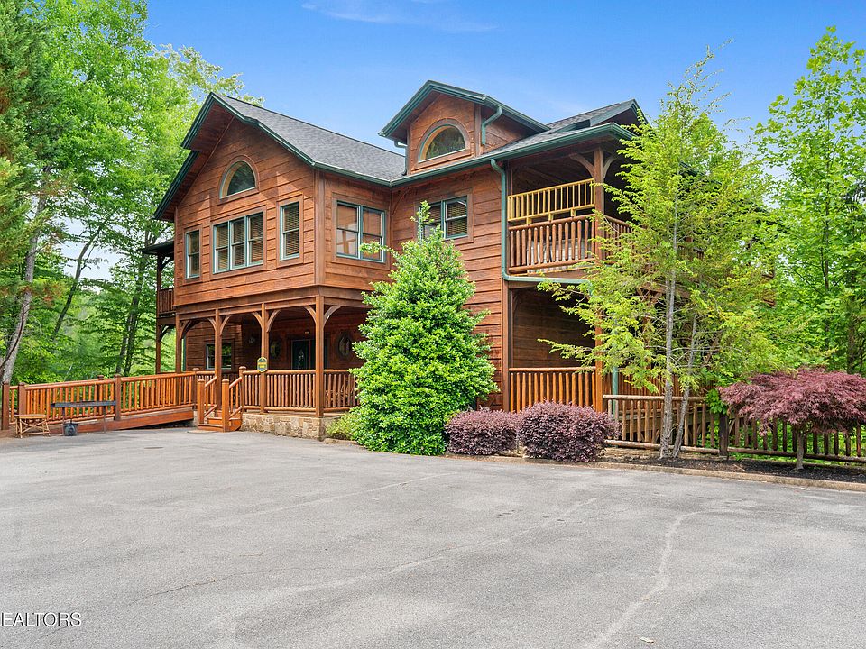1st image of 213 Dogwood Point Way