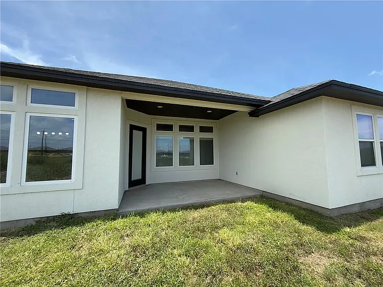 7721 Nadia Dr — Photo 2