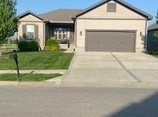 804 SW Green Meadows Dr, Blue Springs, MO 64014