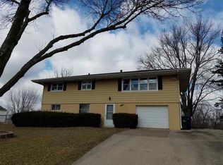 2524 W 47th St, Davenport, IA 52806