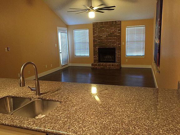 5th image of 219 Carmel Dr Unit 37