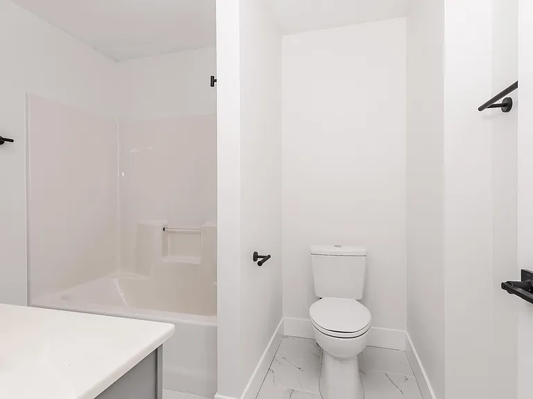 2805 Gill St — Photo 20
