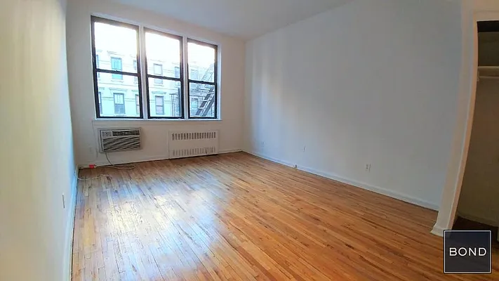 Rented by Bond New York | media 2