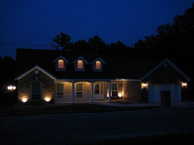 1st image of 4 Oakford Ln