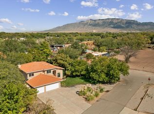1015 Quail Ct NW, Albuquerque, NM 87114