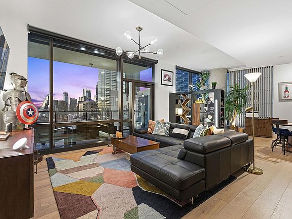 3rd image of 70 Rainey St #1908