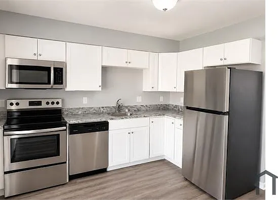 2 bed, 900 sqft, $1,350 — Photo 4
