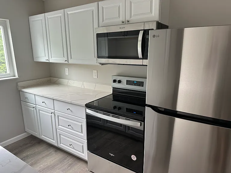 2545 Montana Ave #2 — Photo 4