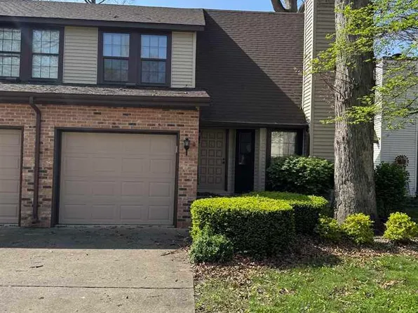 384 White Oak Ln, Terre Haute, IN 47804