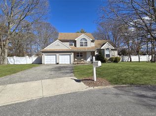23 Shamrock Lane, Centereach, NY 11720