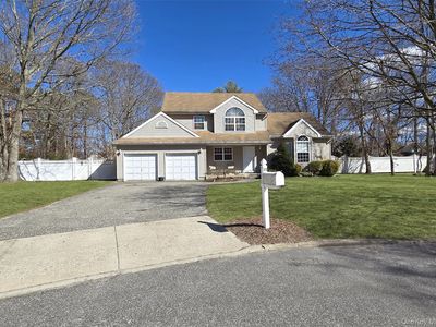 23 Shamrock Lane, Centereach, NY, 11720