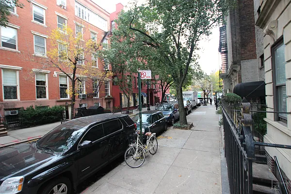 Rented by Hecht Group | media 17