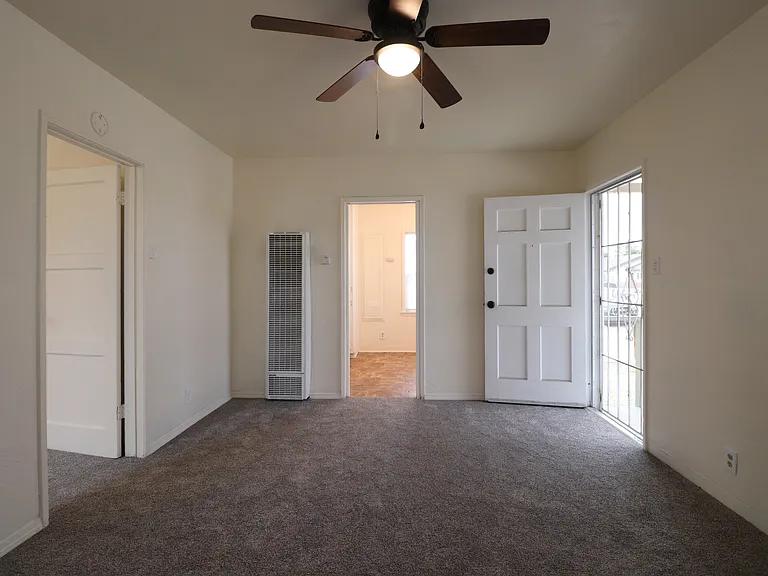 728 W El Camino St — Photo 10