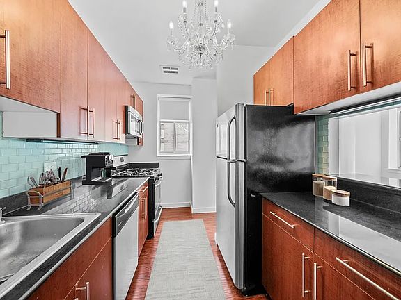 3rd image of 100 John St APT 2303