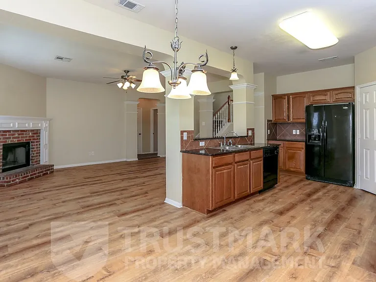 212 Crowfoot Dr #CROWFOOT212 — Photo 4