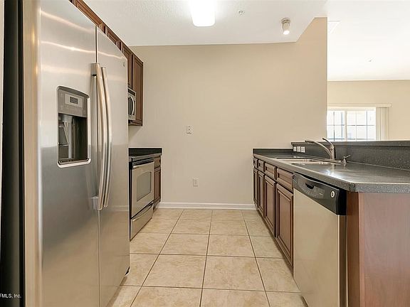 3rd image of 4920 Key Lime Dr Unit 303