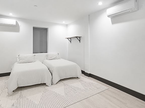 4th image of 568 Lafayette Ave #1A