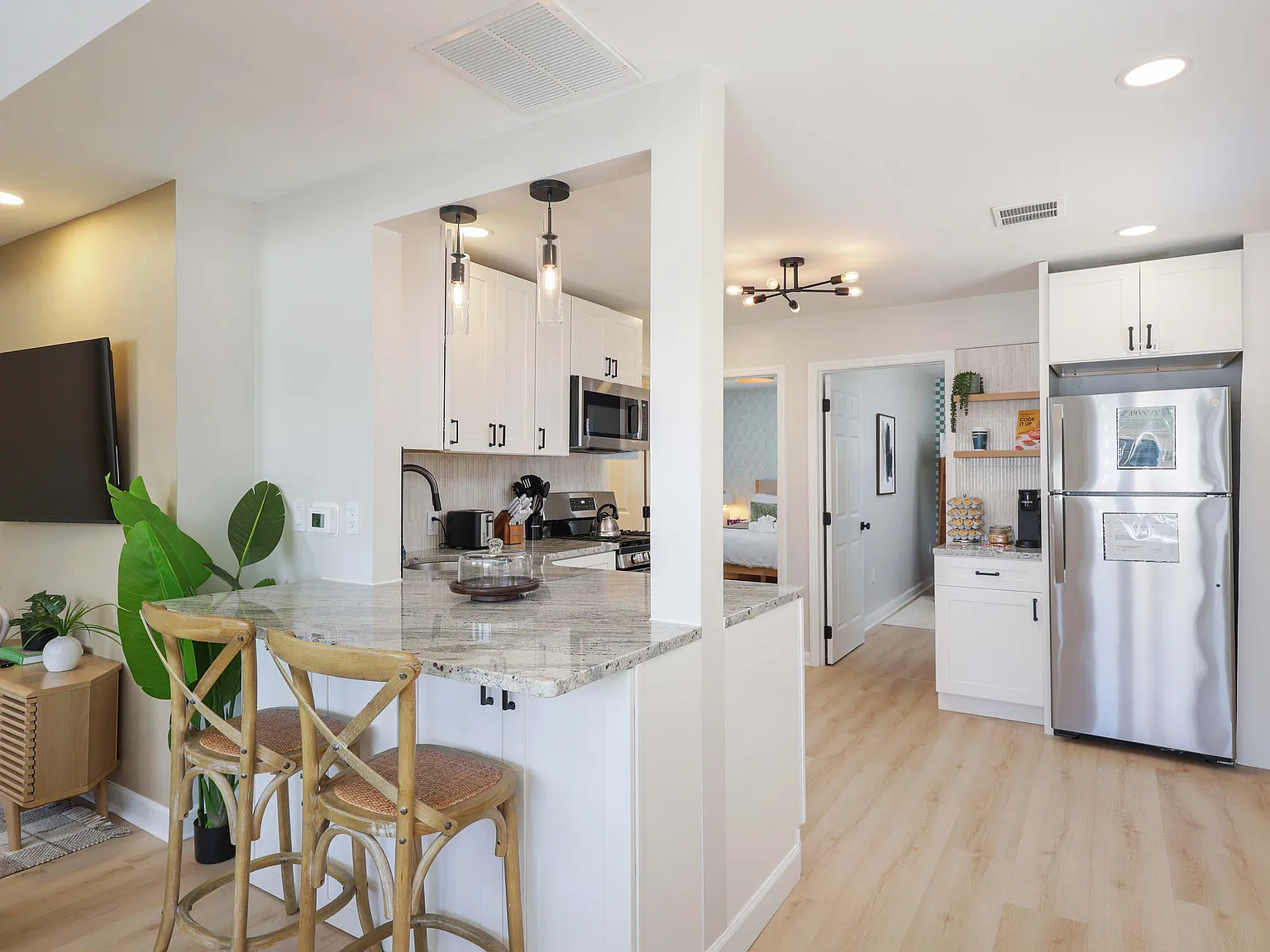 2 bed, 934 sqft, $2,500 — Photo 3