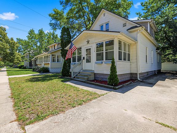 3rd image of 118 W 18th St