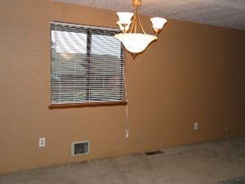 4th image of 10325 10th Pl SE
