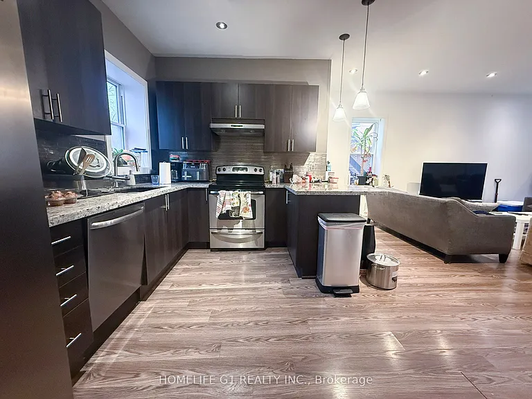 286 Hunter St W — Photo 7