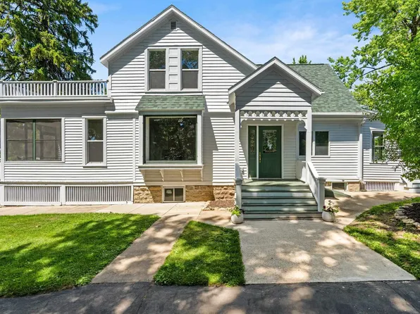 911 Watson St, Ripon, WI 54971