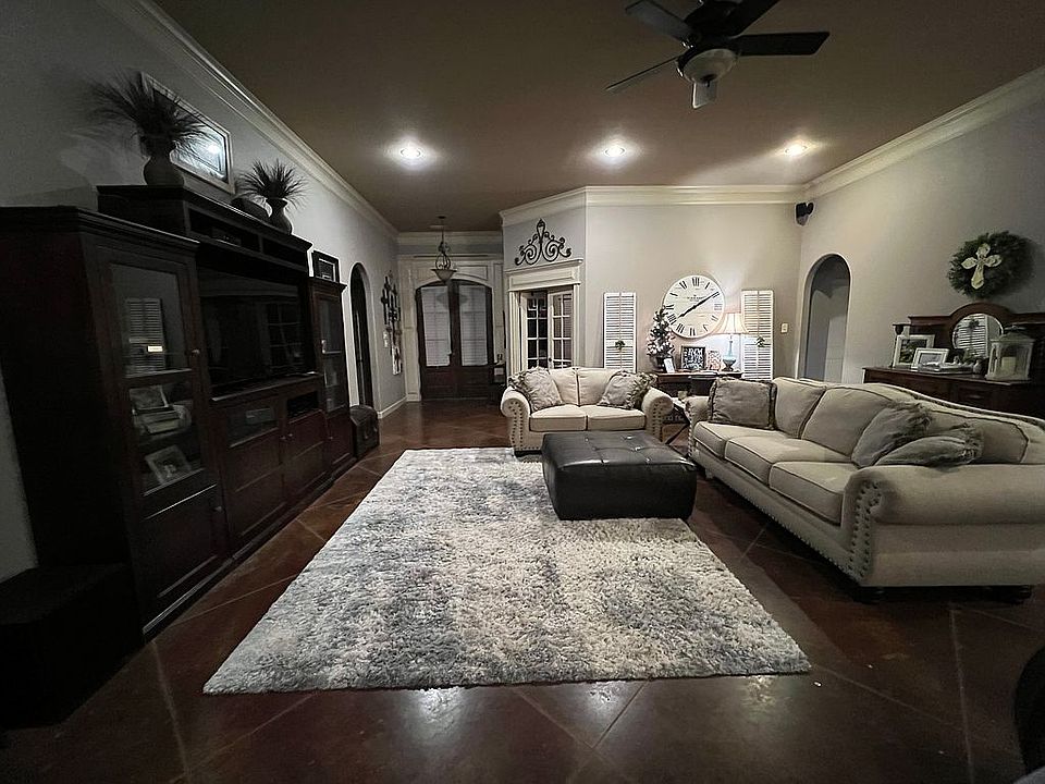2nd image of 240 Castleberry Dr