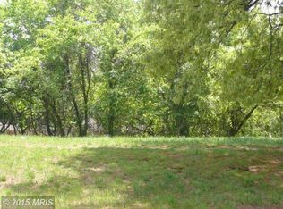 5900 Fisher Rd, Temple Hills, MD 20748