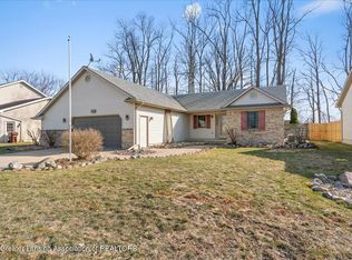 706 Fieldview Dr, Grand Ledge, MI 48837