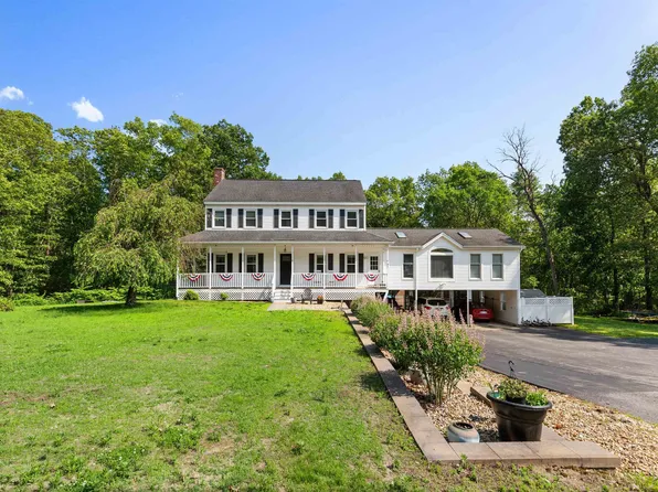 11 Parkside Drive, Pelham, NH 03076