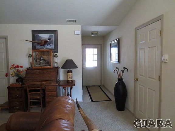4th image of 699 Cripple Creek Dr