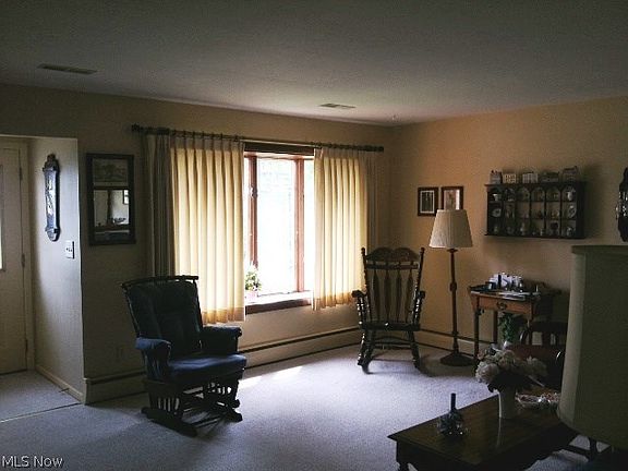 3rd image of 1832 E Skyline Dr