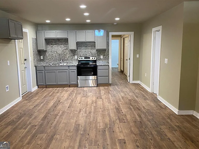 206 Sorrells St #A — Photo 2