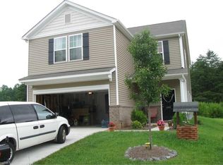 4288 Oak Pointe Dr, Winston Salem, NC 27105