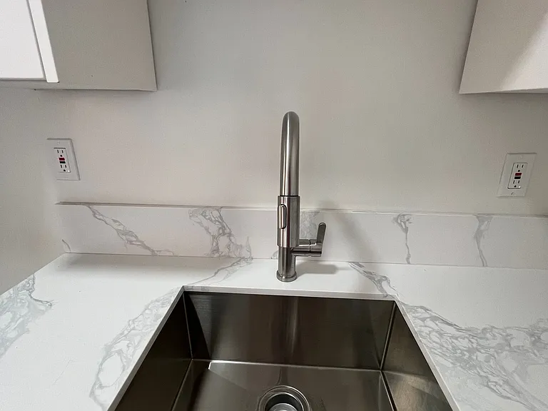 127 N Edgemont St #4 — Photo 12