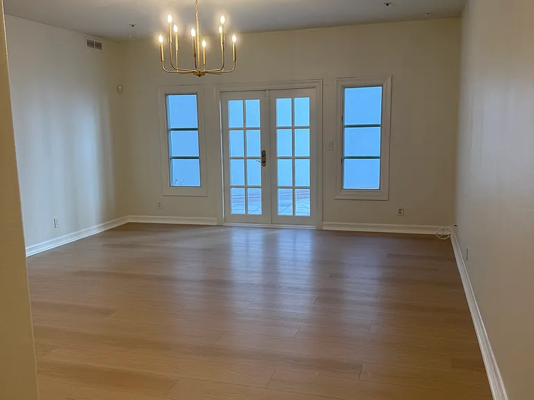 2618 N Vermont Ave — Photo 10