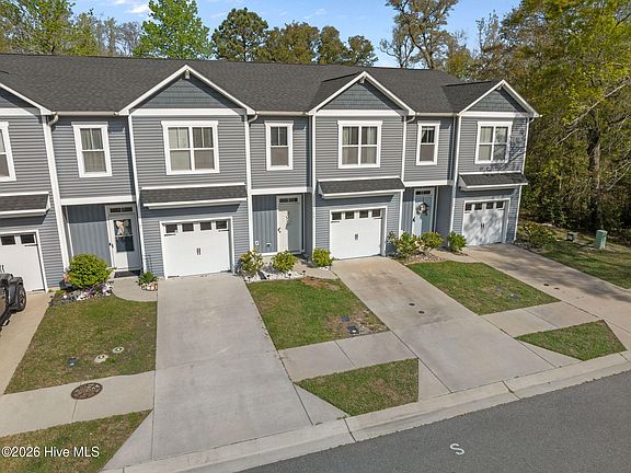2nd image of 11 Acacia Road