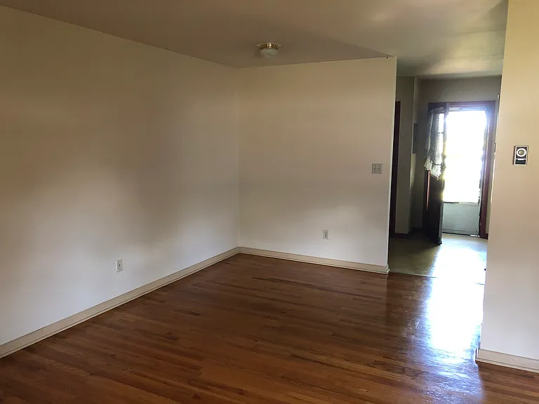 4092B Main St — Photo 3