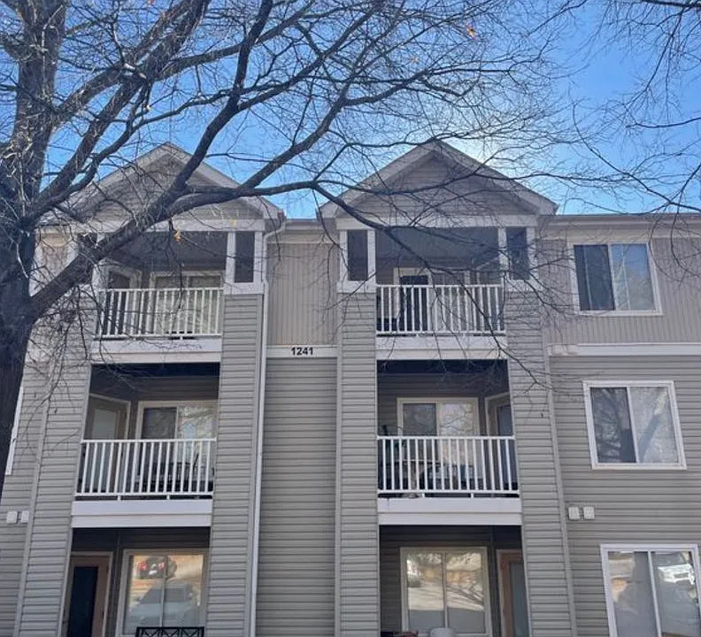 1241 University Ct #203