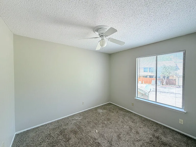 9611 Blue Creek Ln — Photo 26