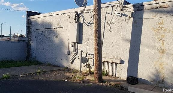 5th image of 11301 Dexter Ave